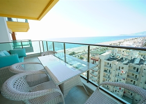 اطلالة مباشرة على البحر - شقة غرفتين وصالة مفروشة -ضمن مجمع سكني - محمودلار / الانيا 