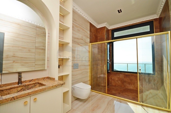 اطلالة بحر -فيلا فاخرة للبيع في الانيا 