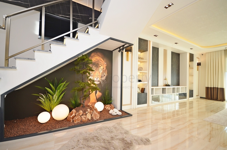 اطلالة بحر -فيلا فاخرة للبيع في الانيا 