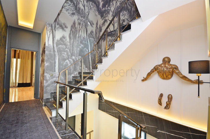 اطلالة بحر -فيلا فاخرة للبيع في الانيا 