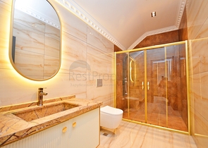 اطلالة بحر -فيلا فاخرة للبيع في الانيا 