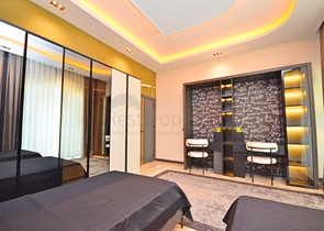 اطلالة بحر -فيلا فاخرة للبيع في الانيا 