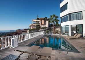 فيلا حديثة 4 + 1 مفروشة في كارجيجاك