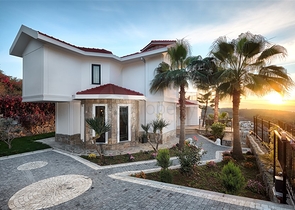 فيلا حديثة 4 + 1 مفروشة في كارجيجاك