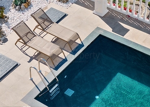 فيلا حديثة 4 + 1 مفروشة في كارجيجاك