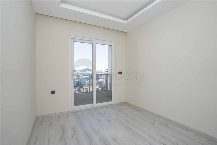 اطلالة بحر - مطبخ منفصل -شقة غرفتين وصالة -ضمن مجمع حديث - في محمودلار / الانيا 