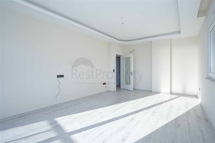 اطلالة بحر - مطبخ منفصل -شقة غرفتين وصالة -ضمن مجمع حديث - في محمودلار / الانيا 