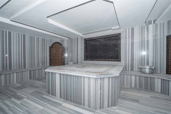 اطلالة بحر - مطبخ منفصل -شقة غرفتين وصالة -ضمن مجمع حديث - في محمودلار / الانيا 