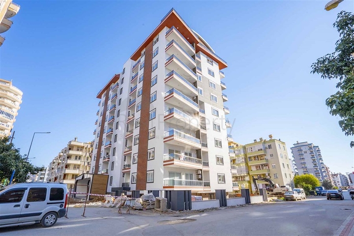 اطلالة بحر - مطبخ منفصل -شقة غرفتين وصالة -ضمن مجمع حديث - في محمودلار / الانيا 