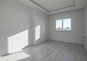 اطلالة بحر - مطبخ منفصل -شقة غرفتين وصالة -ضمن مجمع حديث - في محمودلار / الانيا 