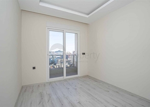 اطلالة بحر - مطبخ منفصل -شقة غرفتين وصالة -ضمن مجمع حديث - في محمودلار / الانيا 