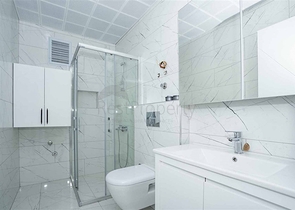 اطلالة بحر - مطبخ منفصل -شقة غرفتين وصالة -ضمن مجمع حديث - في محمودلار / الانيا 