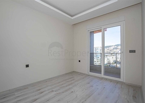 اطلالة بحر - مطبخ منفصل -شقة غرفتين وصالة -ضمن مجمع حديث - في محمودلار / الانيا 