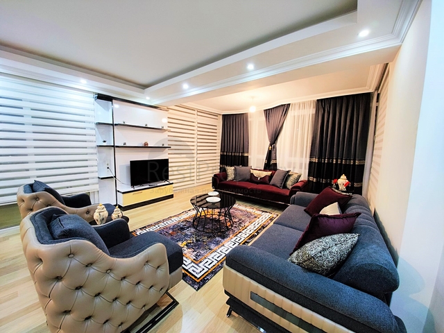 بأثاث جديد - شقة غرفتين وصالة - في محمودلار/ الانيا 