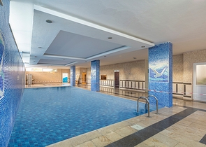 بأثاث جديد - شقة غرفتين وصالة - في محمودلار/ الانيا 