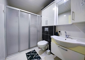 بأثاث جديد - شقة غرفتين وصالة - في محمودلار/ الانيا 