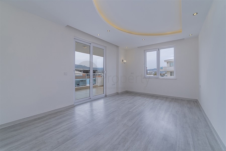 دوبلكس واسعة  - 3 غرف وصالة مع جاكوزي خاص - في محمودلار / الانيا 