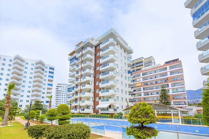 دوبلكس واسعة  - 3 غرف وصالة مع جاكوزي خاص - في محمودلار / الانيا 