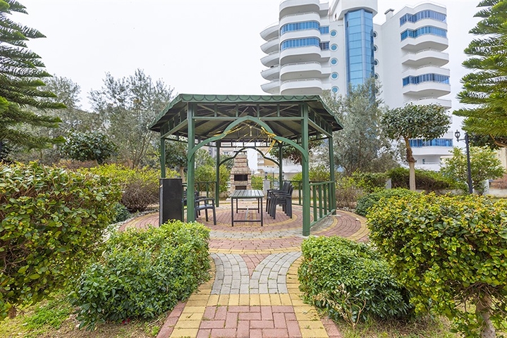 دوبلكس واسعة  - 3 غرف وصالة مع جاكوزي خاص - في محمودلار / الانيا 