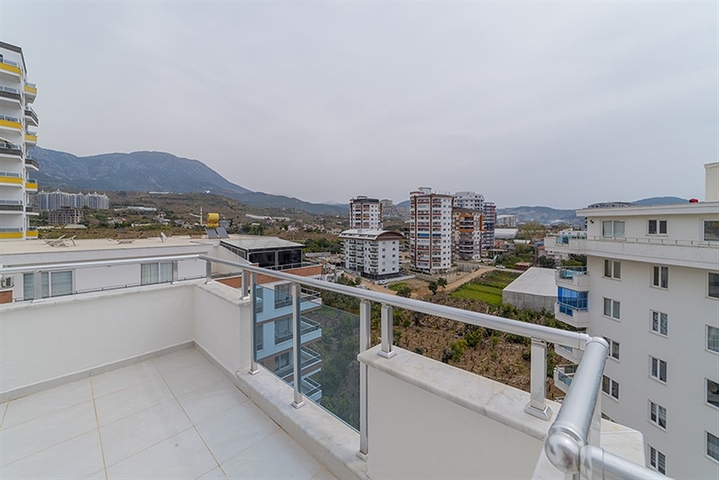 دوبلكس واسعة  - 3 غرف وصالة مع جاكوزي خاص - في محمودلار / الانيا 