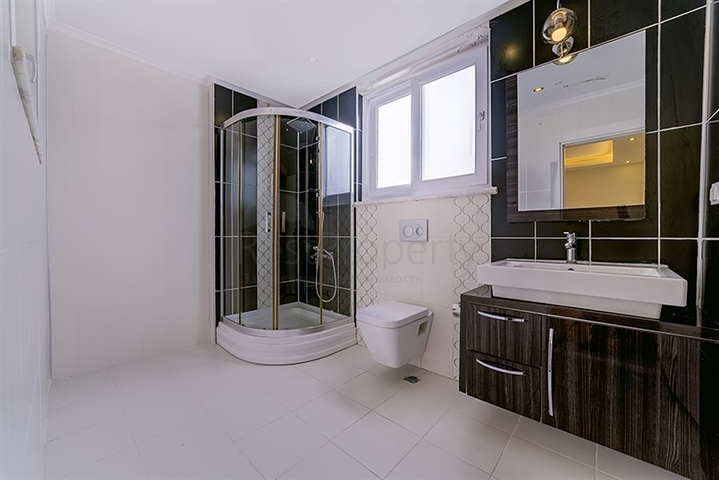 دوبلكس واسعة  - 3 غرف وصالة مع جاكوزي خاص - في محمودلار / الانيا 