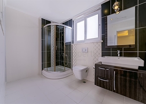 دوبلكس واسعة  - 3 غرف وصالة مع جاكوزي خاص - في محمودلار / الانيا 