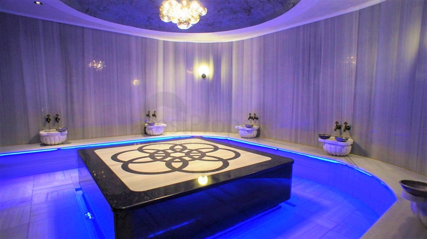 مجمع فاخر - شقة اطلالة بحرية مباشرة - من تصميم 1+2 - في كارجيجاك / الانيا 