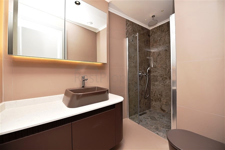 مجمع فاخر - شقة اطلالة بحرية مباشرة - من تصميم 1+2 - في كارجيجاك / الانيا 