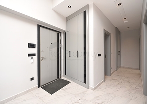 مجمع فاخر - شقة اطلالة بحرية مباشرة - من تصميم 1+2 - في كارجيجاك / الانيا 