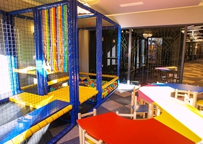 مجمع فاخر - شقة اطلالة بحرية مباشرة - من تصميم 1+2 - في كارجيجاك / الانيا 