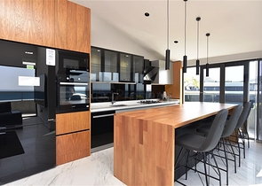 مجمع فاخر - شقة اطلالة بحرية مباشرة - من تصميم 1+2 - في كارجيجاك / الانيا 