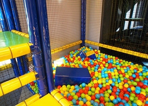 مجمع فاخر - شقة اطلالة بحرية مباشرة - من تصميم 1+2 - في كارجيجاك / الانيا 