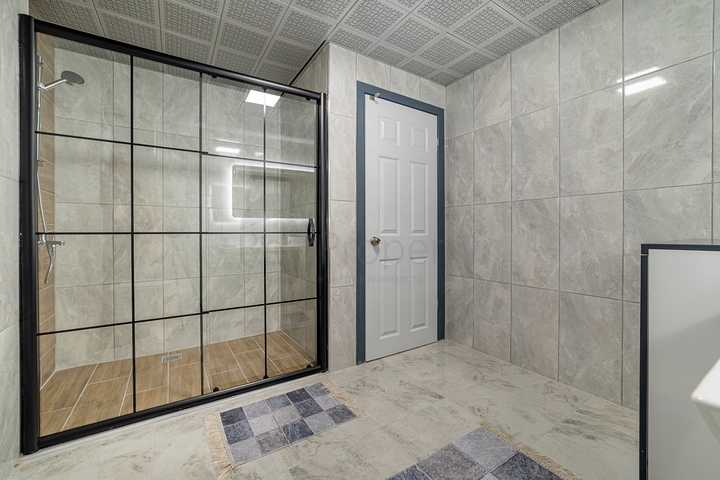 اطلالة بحر - شقة غرفتين وصالة - في مركز الانيا 