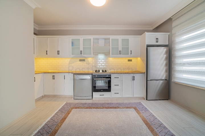 اطلالة بحر - شقة غرفتين وصالة - في مركز الانيا 