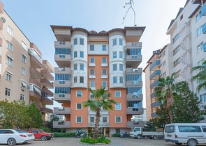 اطلالة بحر - شقة غرفتين وصالة - في مركز الانيا 