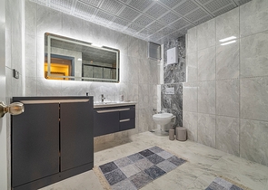 اطلالة بحر - شقة غرفتين وصالة - في مركز الانيا 