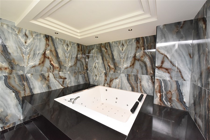 شقة بغرفة نوم واحدة للإيجار في وسط ألانيا