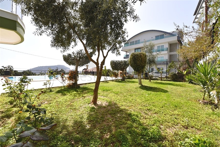 اطلالة بحر وقلعة - دوبلكس 3 غرف وصالة مفروشة - في مركز الانيا 