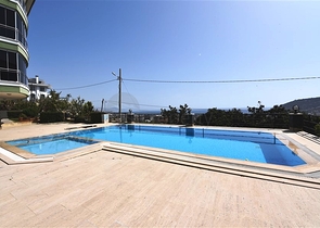 اطلالة بحر وقلعة - دوبلكس 3 غرف وصالة مفروشة - في مركز الانيا 