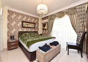 اطلالة بحر وقلعة - دوبلكس 3 غرف وصالة مفروشة - في مركز الانيا 