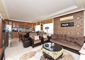 اطلالة بحر وقلعة - دوبلكس 3 غرف وصالة مفروشة - في مركز الانيا 