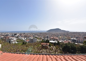 اطلالة بحر وقلعة - دوبلكس 3 غرف وصالة مفروشة - في مركز الانيا 