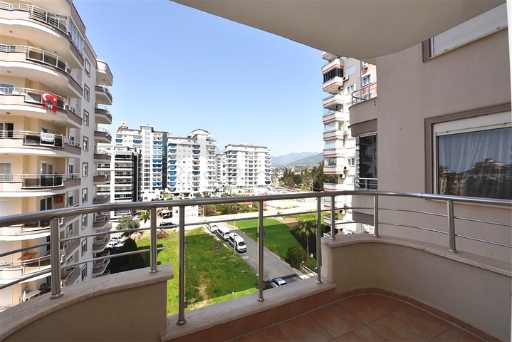 شقة واسعة - غرفتين وصالة مفروشة - في محمودلار / الانيا 