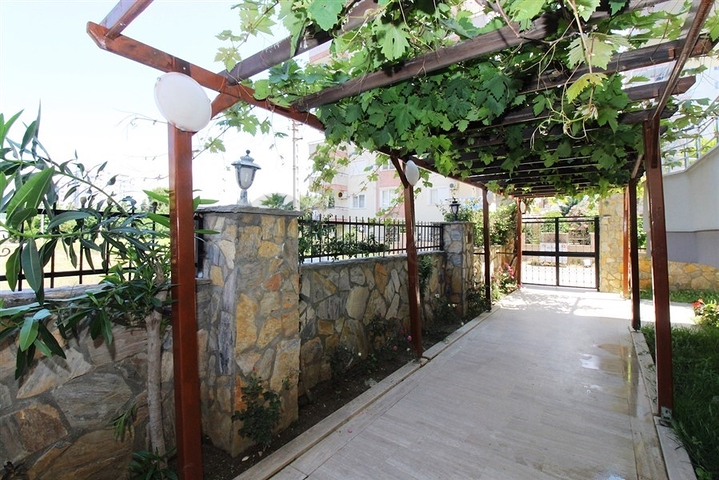 شقة واسعة - غرفتين وصالة مفروشة - في محمودلار / الانيا 