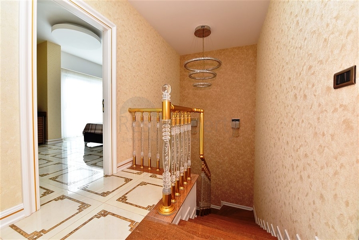 اطلالة بحر - دوبلكس فاخرة 3 غرف وصالة - في محمودلار / الانيا 