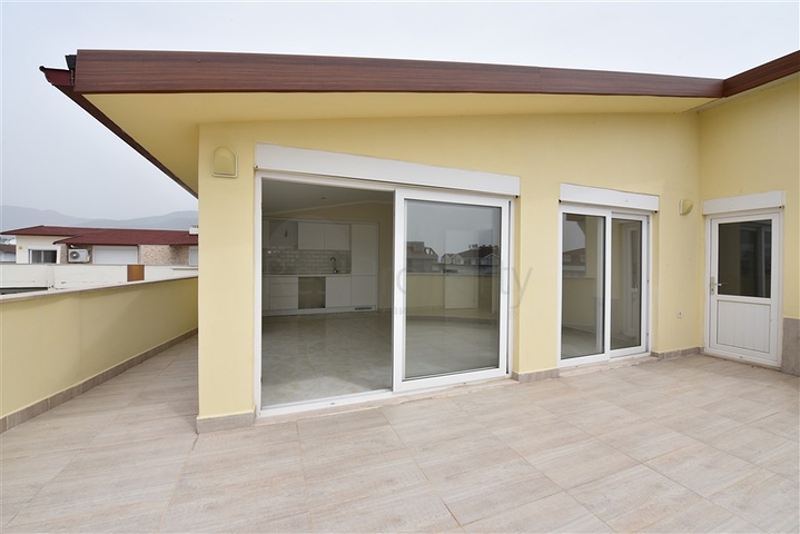 اطلالة بحر ساحرة - دوبلكس 4 غرف وصالة ضمن مجمع سكني - في كاستل / الانيا 