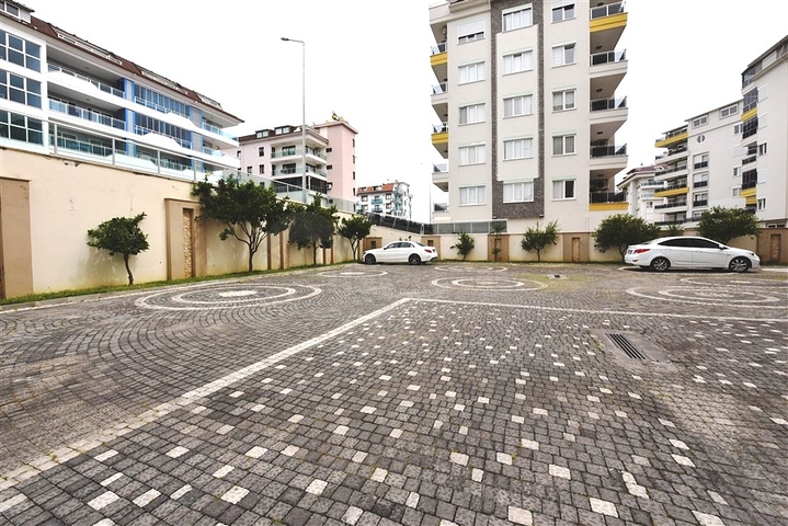 اطلالة بحر ساحرة - دوبلكس 4 غرف وصالة ضمن مجمع سكني - في كاستل / الانيا 