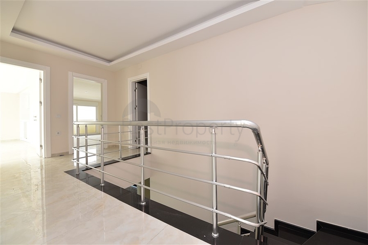 اطلالة بحر ساحرة - دوبلكس 4 غرف وصالة ضمن مجمع سكني - في كاستل / الانيا 