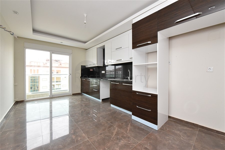 اطلالة بحر ساحرة - دوبلكس 4 غرف وصالة ضمن مجمع سكني - في كاستل / الانيا 