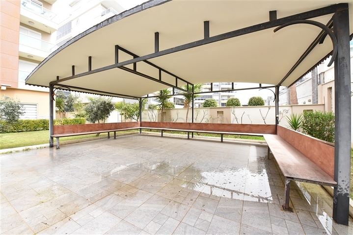 اطلالة بحر ساحرة - دوبلكس 4 غرف وصالة ضمن مجمع سكني - في كاستل / الانيا 